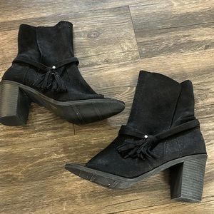 Open toes ankle booties